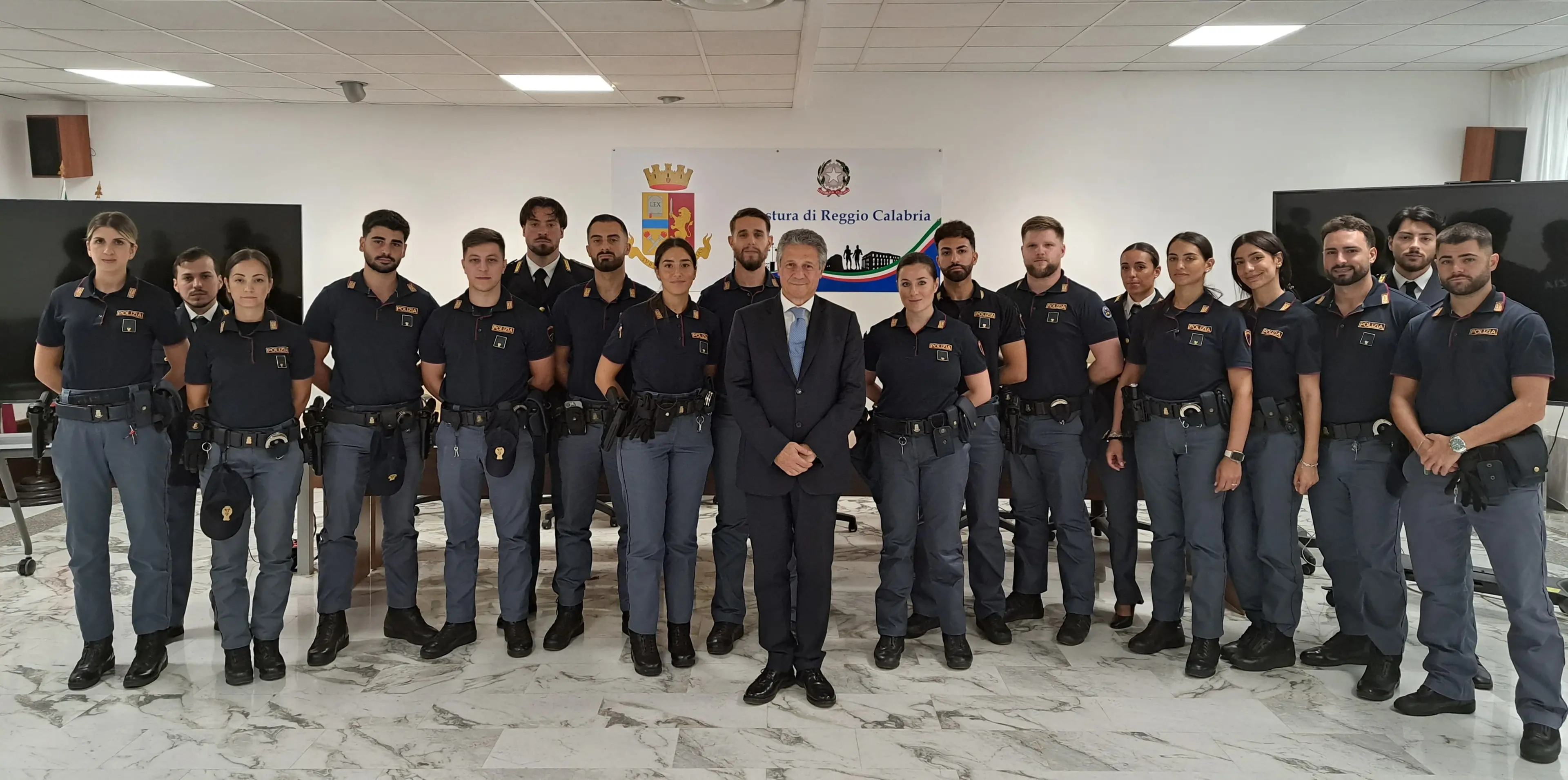 Reggio, la Polizia di Stato saluta\u00A030 agenti della Polizia di Stato trasferiti da altre sedi\n