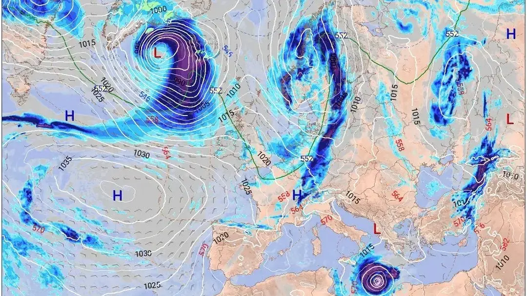 Meteo, in Calabria si sentono gli effetti\u00A0del\u00A0ciclone nello Jonio: aria più fresca e temporali,\u00A0ecco dove\n