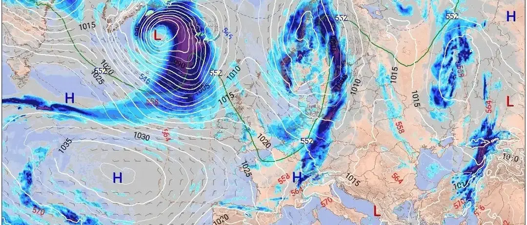 Meteo, in Calabria si sentono gli effetti\u00A0del\u00A0ciclone nello Jonio: aria più fresca e temporali,\u00A0ecco dove\n