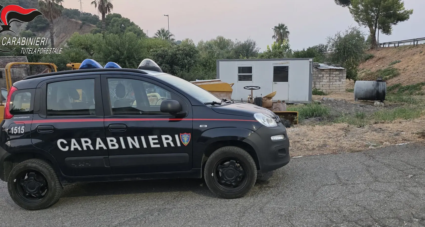 Rifiuti speciali e oli esausti su suolo comunale, denunciato il titolare di un’officina nel Cosentino\n