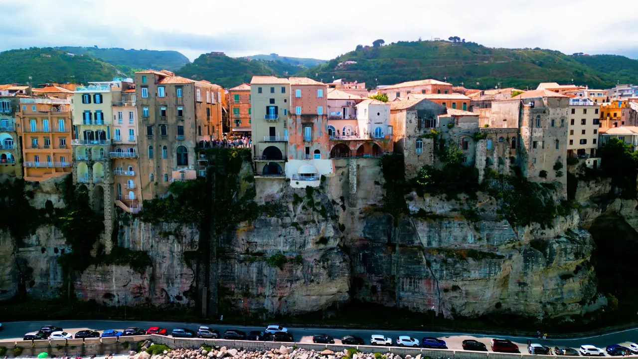 Una data (simbolica) di fondazione per Tropea: la proposta verso il Consiglio comunale tra archeologia, storia e mito\n\u00A0\n