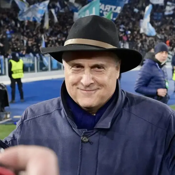 Calcio,\u00A0minacce a Lotito per cedere la Lazio:\u00A0perquisizioni, nel mirino anche Luigi Bisignani\n