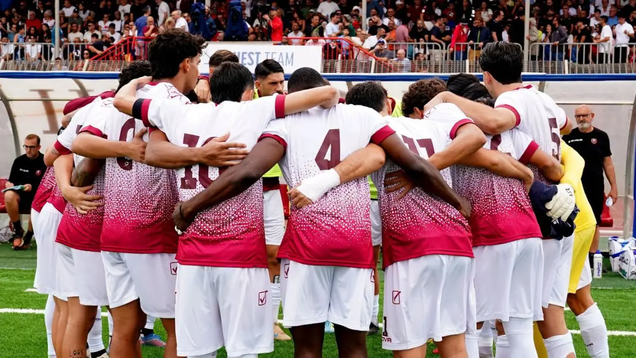 Serie D, le cinque sorelle calabresi pronte al turno infrasettimanale: la Reggina guida la carica\n