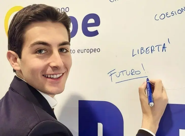 Il futuro di Forza Italia ha un solo nome: quello di Simone Leoni\n\n\n