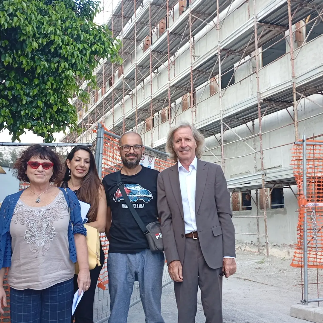Scuola media di Caulonia Marina: sopralluogo dell'amministrazione\u00A0nel cantiere in vista della fine dei lavori\n