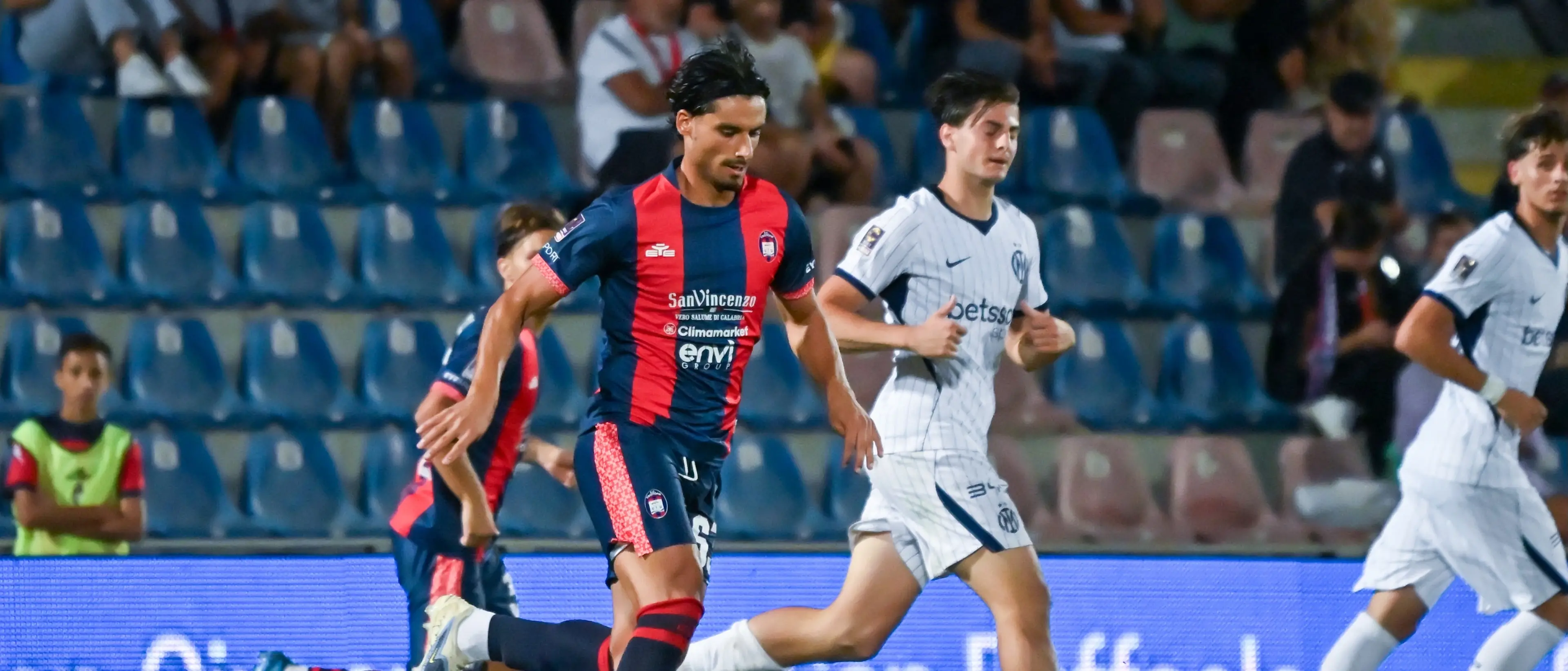 Un altro passo falso per il Crotone: l’Inter U23 vince 2-0 allo Scida\n