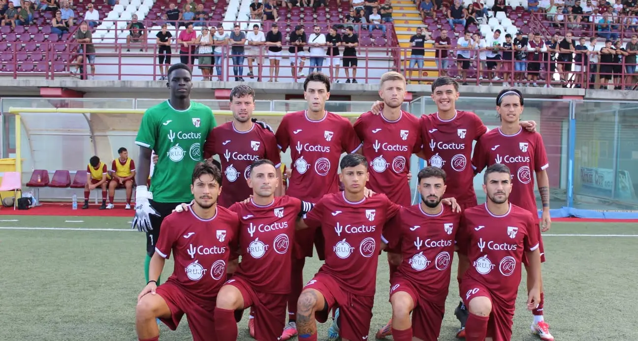 AC Locri, esordio da applausi in Promozione: cinque gol al Melito e tripletta di Legato, ora gli amaranto guardano alla trasferta di Pizzo\n