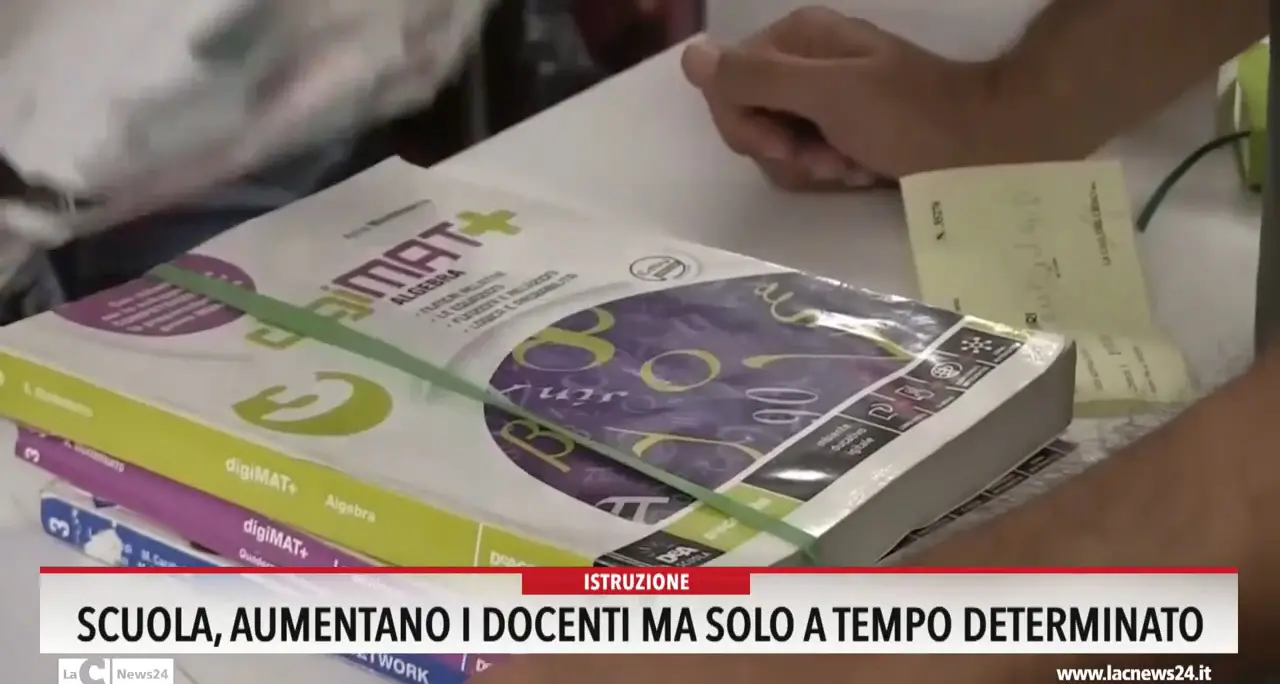 Scuola, aumentano i docenti ma solo a tempo determinato