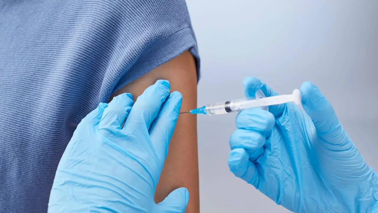 Vaccini antinfluenzali, c’è il via libera dell’Aifa:\u00A0campagna al via a ottobre, ecco le raccomandazioni\n