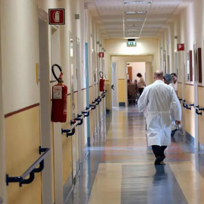 <p>In vacanza in Calabria ogni estate, poi il malore della madre 88enne: «All'ospedale di Vibo cure eccellenti e tanta umanità. Grazie»</p>