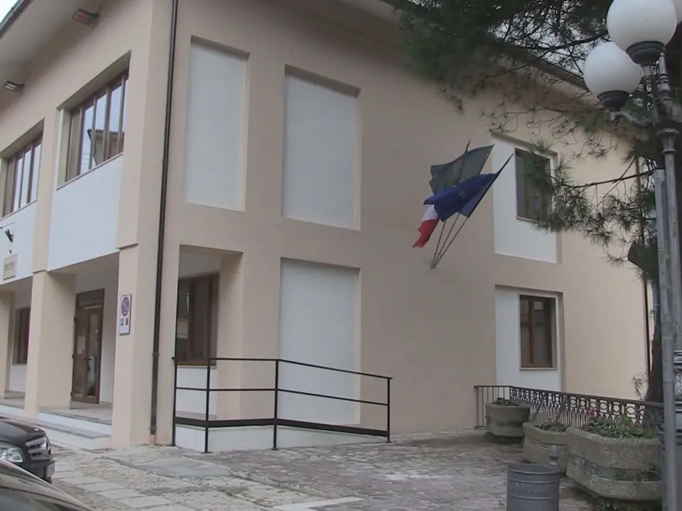 Carolei, il prefetto di Cosenza sospende il Consiglio comunale e nomina un commissario