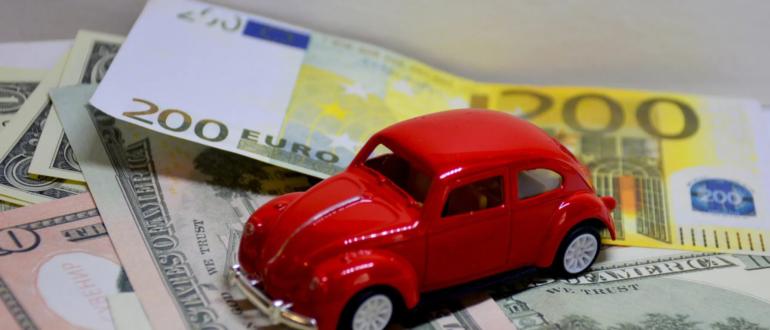 Addio al bollo per auto e moto,\u00A0Meloni: «Cancelliamo una delle tasse più odiate dagli italiani»\n
