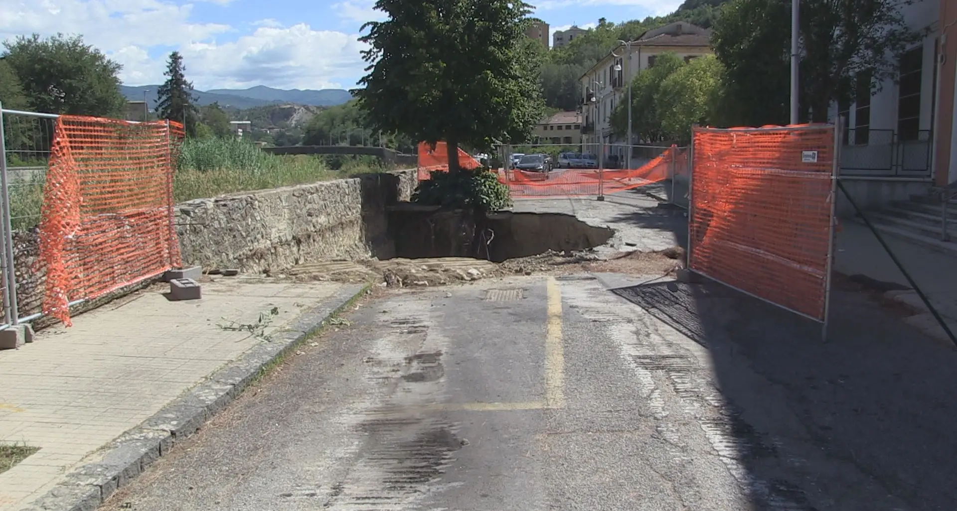 Cosenza, al via (finalmente) i lavori di ripristino dell’argine del Crati allo Spirito Santo