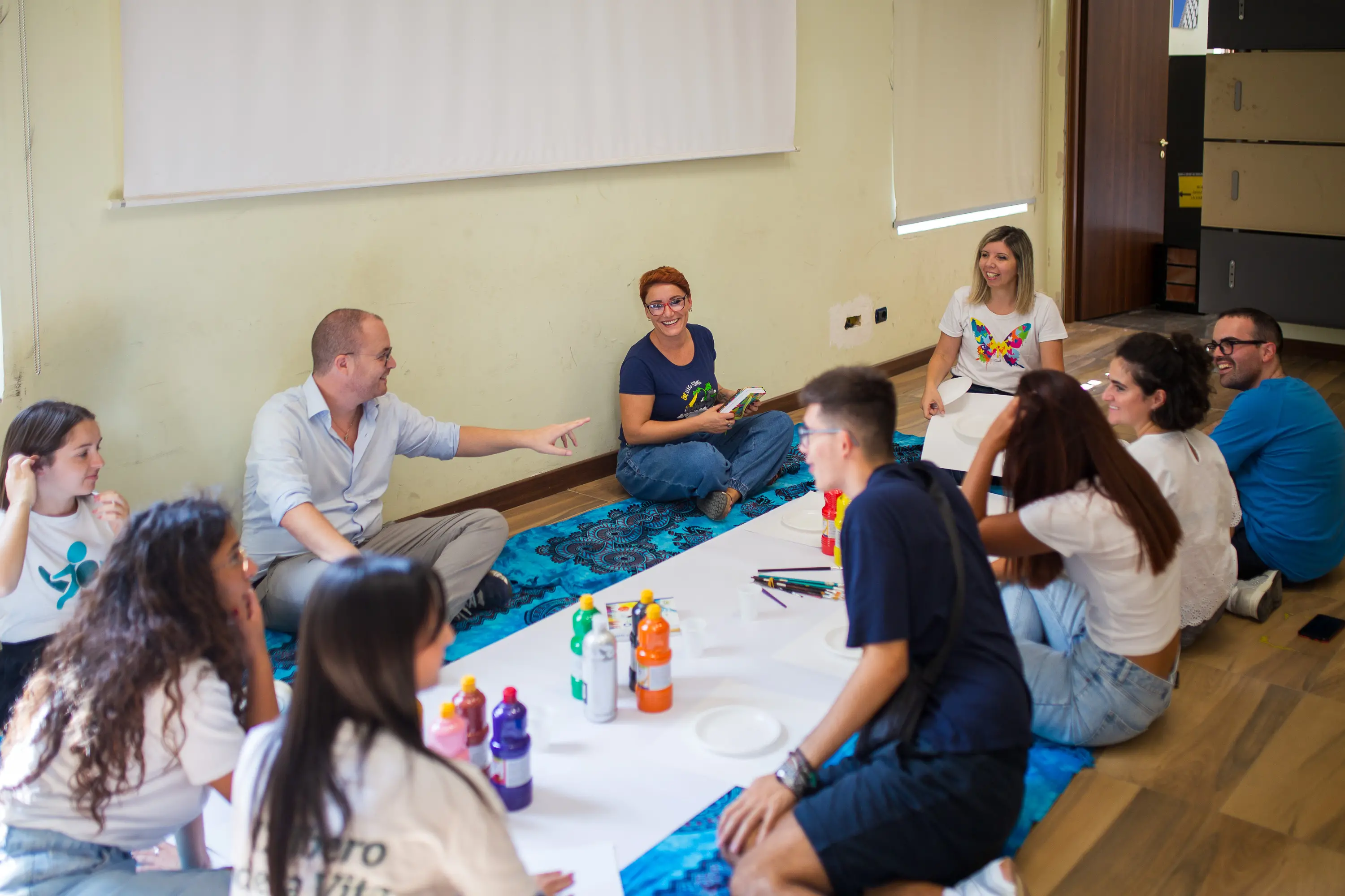 Riparte “A Beautiful Mind”: sette laboratori e sportelli d’ascolto gratuiti per adolescenti e famiglie a Catanzaro\n