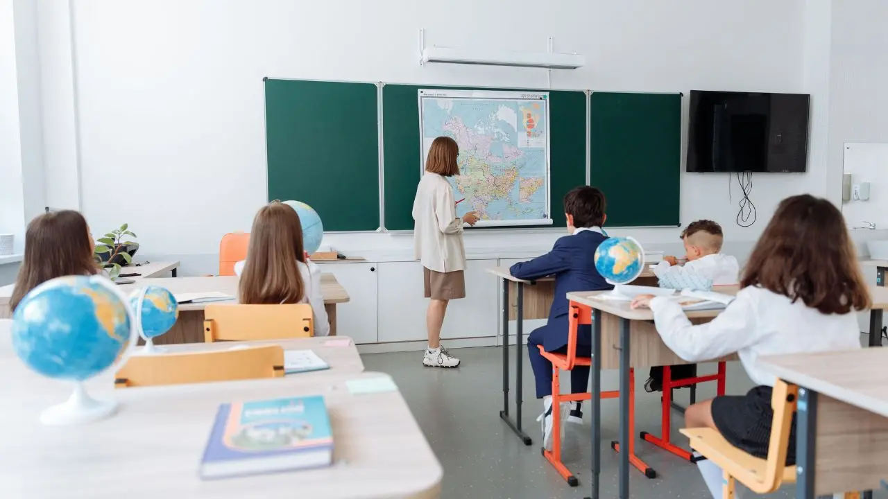 Caro-scuola, dai libri alla mensa: cosa si può detrarre e quali bonus chiedere nel 2026\n