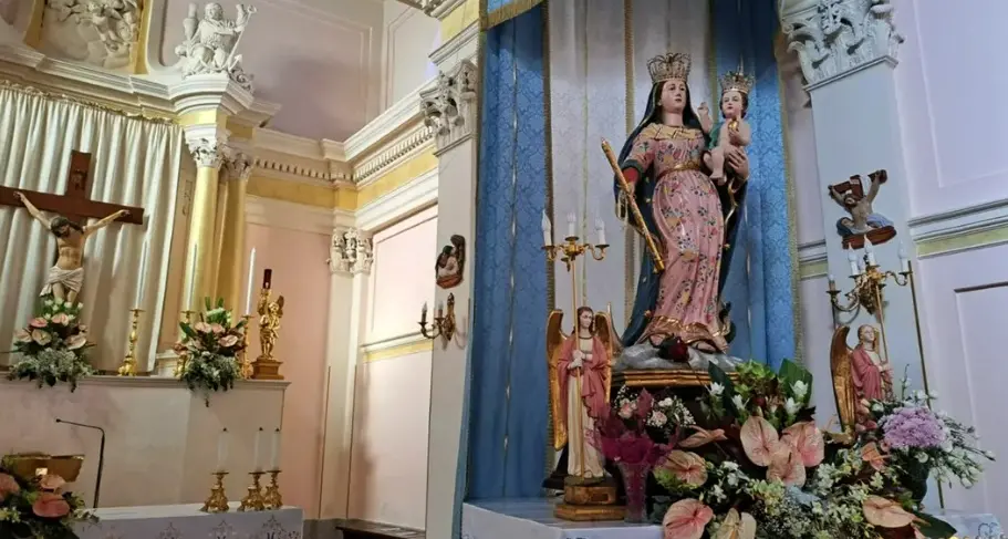 Favelloni celebra la Madonna del Lume: dieci giorni di fede, tradizione e musica per la compatrona del paese\n