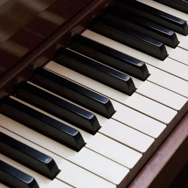 A Tropea “Una serata all’opera” con i\u00A0soprani\u00A0Hjortsberg e Lindwall. Il maestro Silvestri al pianoforte\n