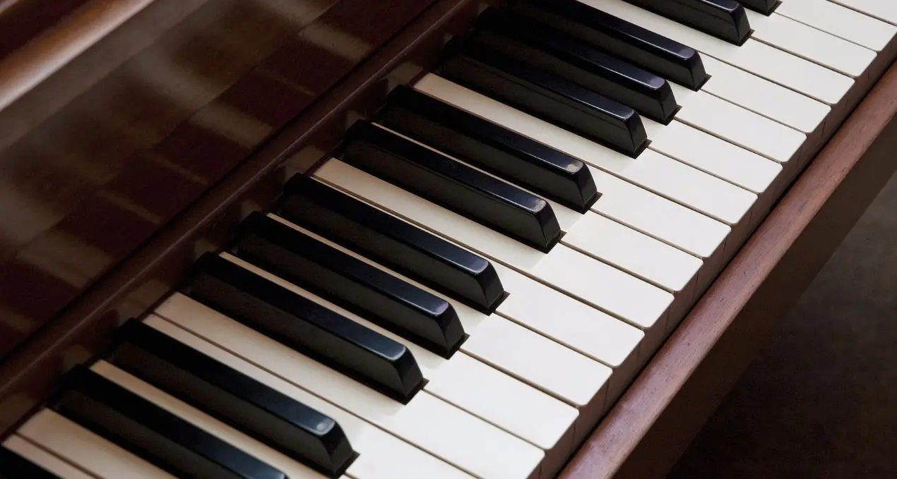 A Tropea “Una serata all’opera” con i\u00A0soprani\u00A0Hjortsberg e Lindwall. Il maestro Silvestri al pianoforte\n