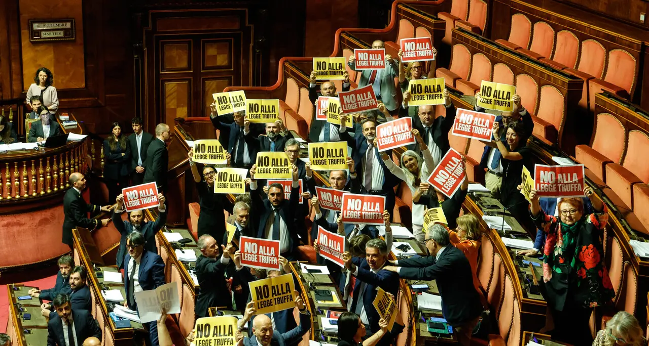 Dal 50% del 1953 al 42% di oggi: così cambia il premio di maggioranza, il confronto tra\u00A0due “leggi truffa”