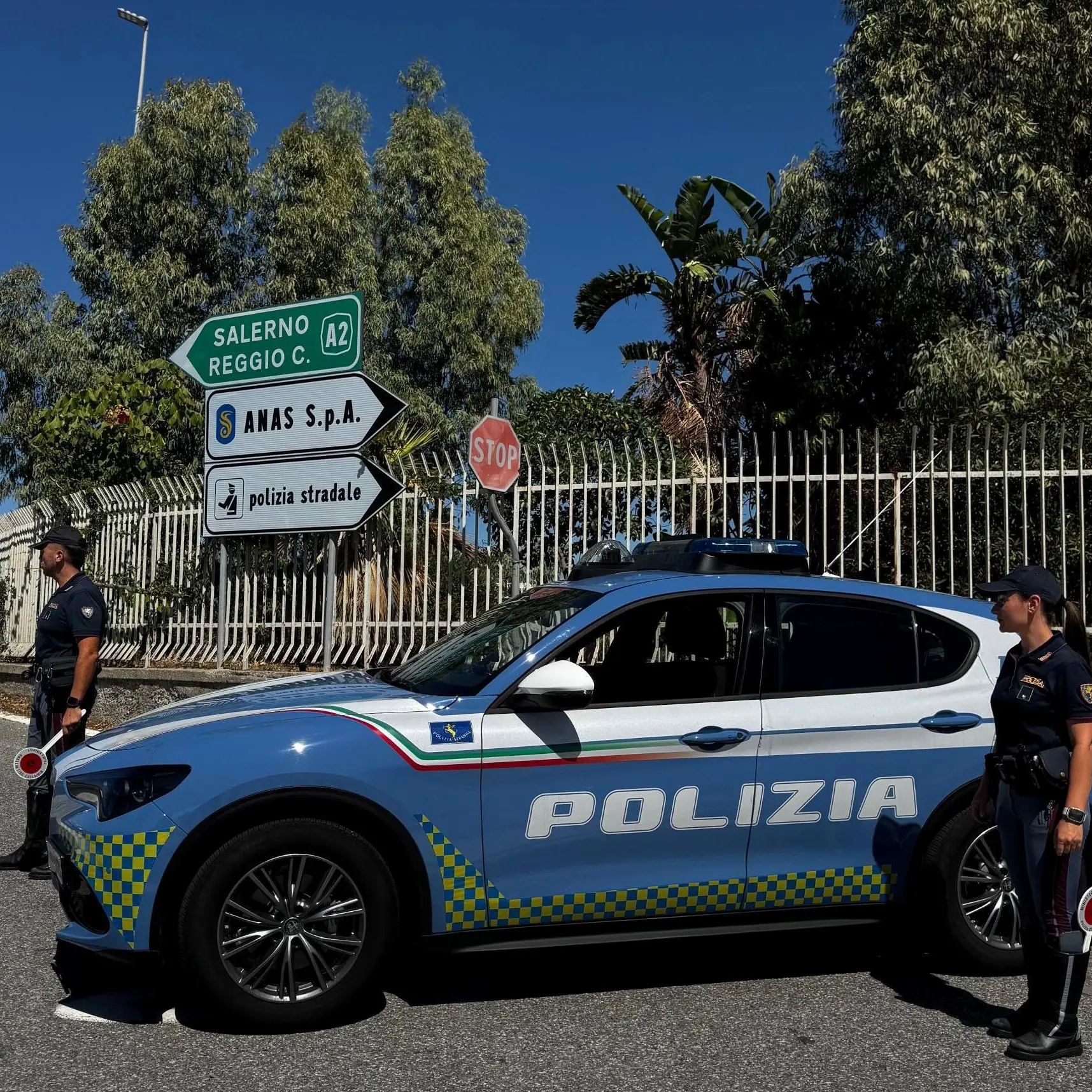 <p>Cocaina sull’A2, oltre due chili nascosti nell’auto: arrestato un giovane a Villa San Giovanni dopo un inseguimento</p>