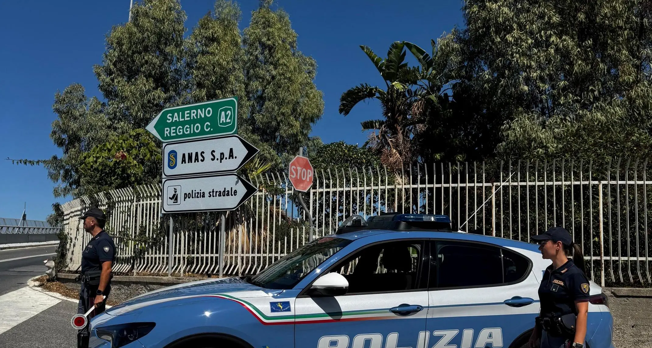 Cocaina sull’A2, oltre due chili nascosti nell’auto: arrestato un giovane a Villa San Giovanni dopo un inseguimento\u00A0\n\n\n