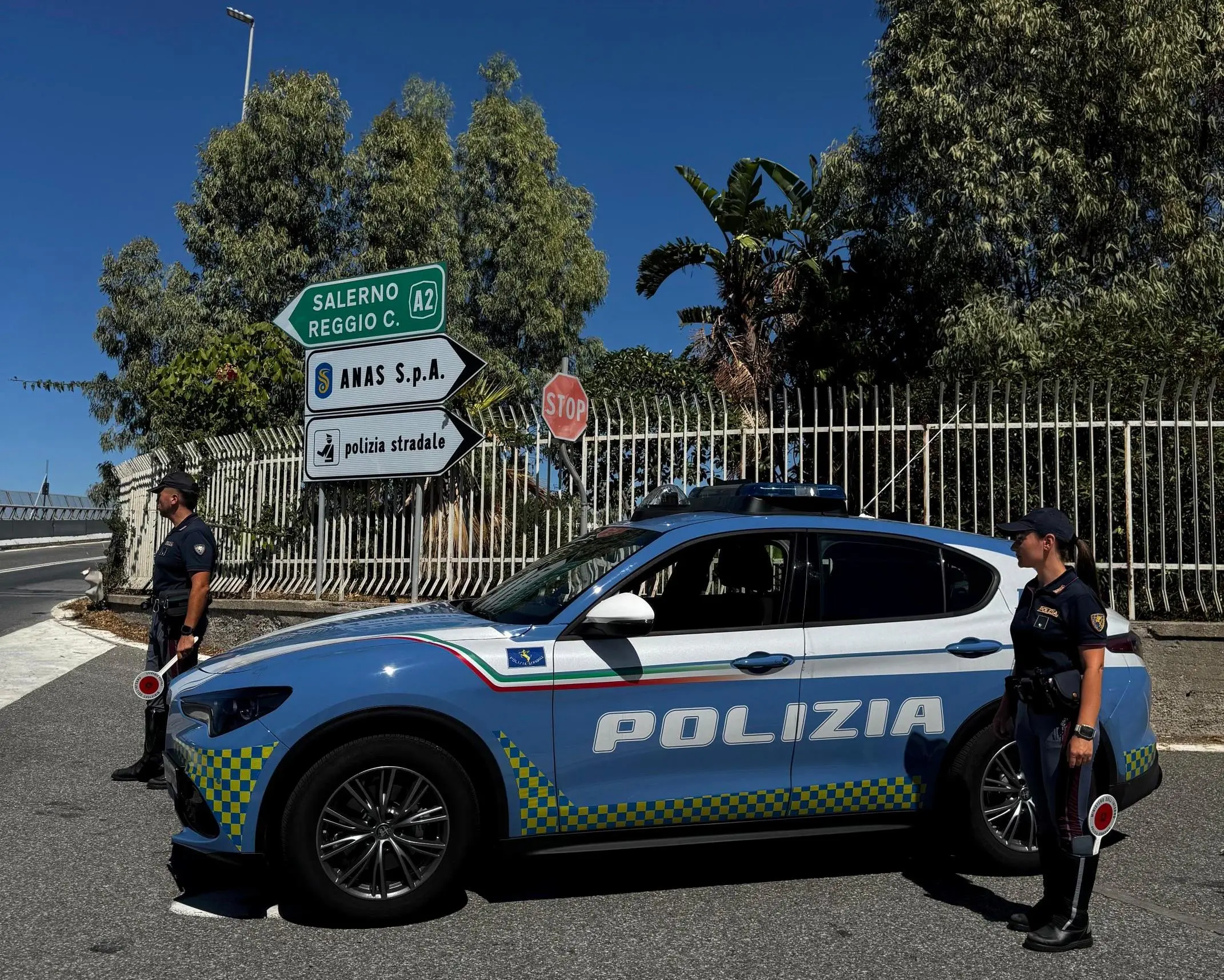 Cocaina sull’A2, oltre due chili nascosti nell’auto: arrestato un giovane a Villa San Giovanni dopo un inseguimento\u00A0\n\n\n