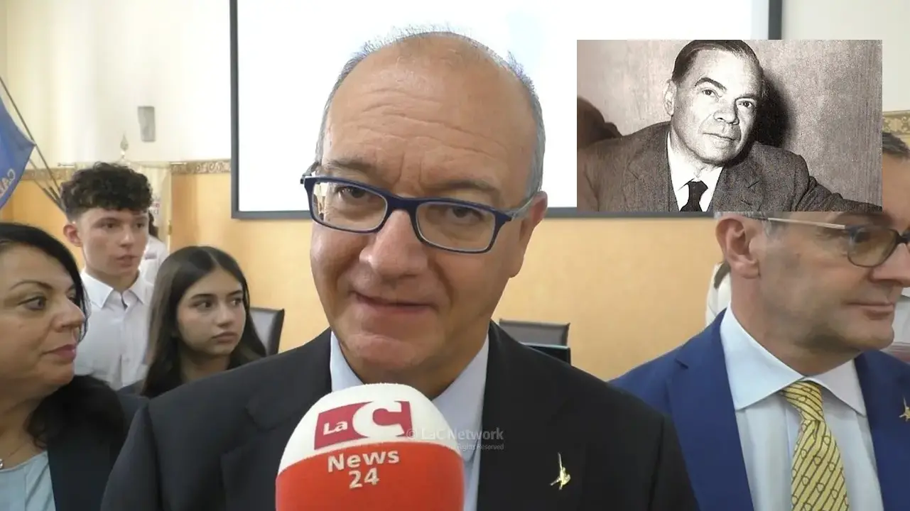 <p>Il ministro Valditara</p>\\n