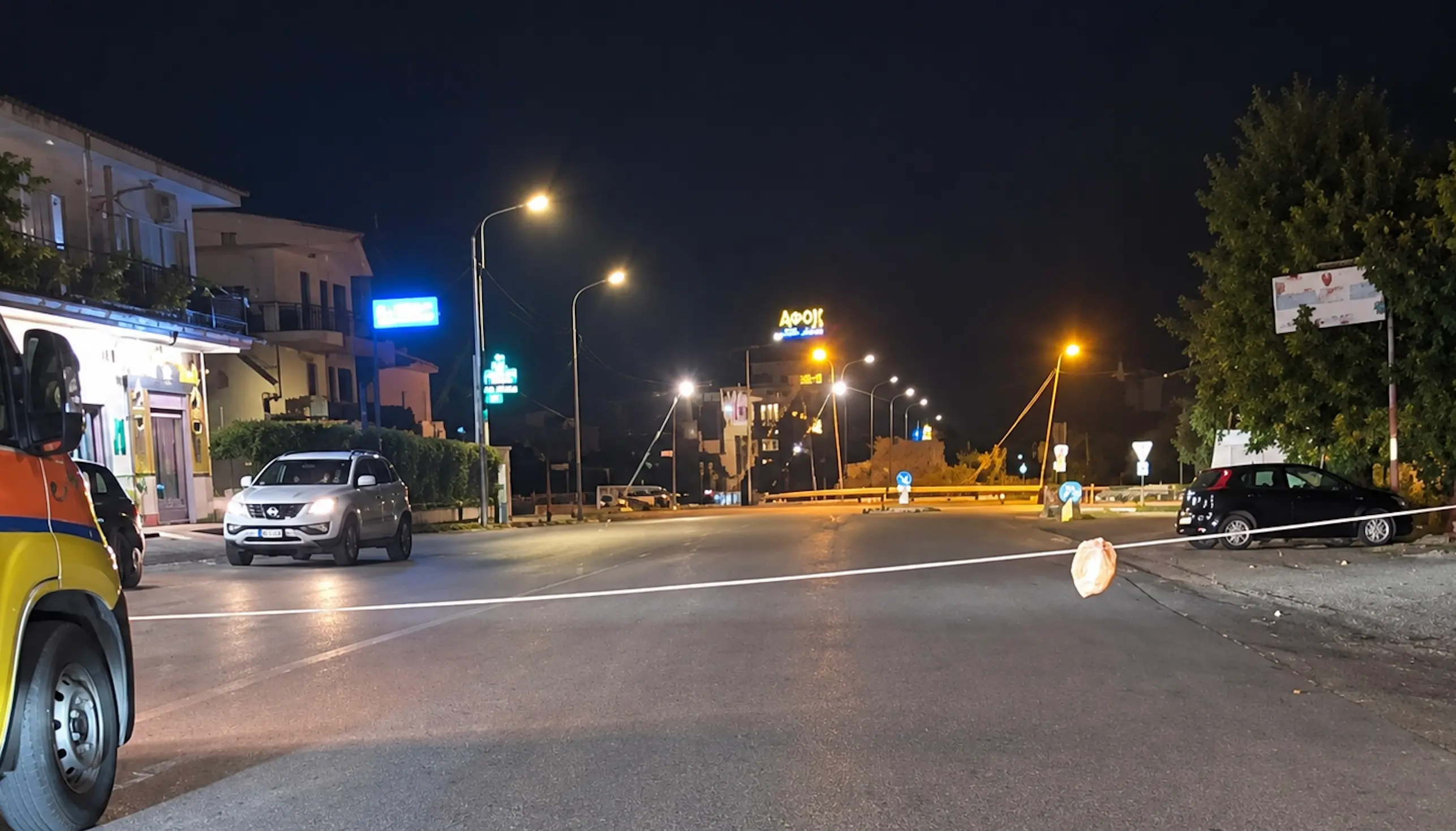 Corda tesa sulla Statale 106, pericolo nella notte alla rotatoria del Frasso\n