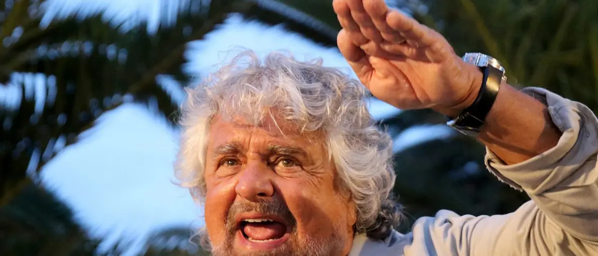 Beppe Grillo pensa a un nuovo partito: sondaggi tra gli ex M5S e il nodo del simbolo nella sfida a Conte\n
