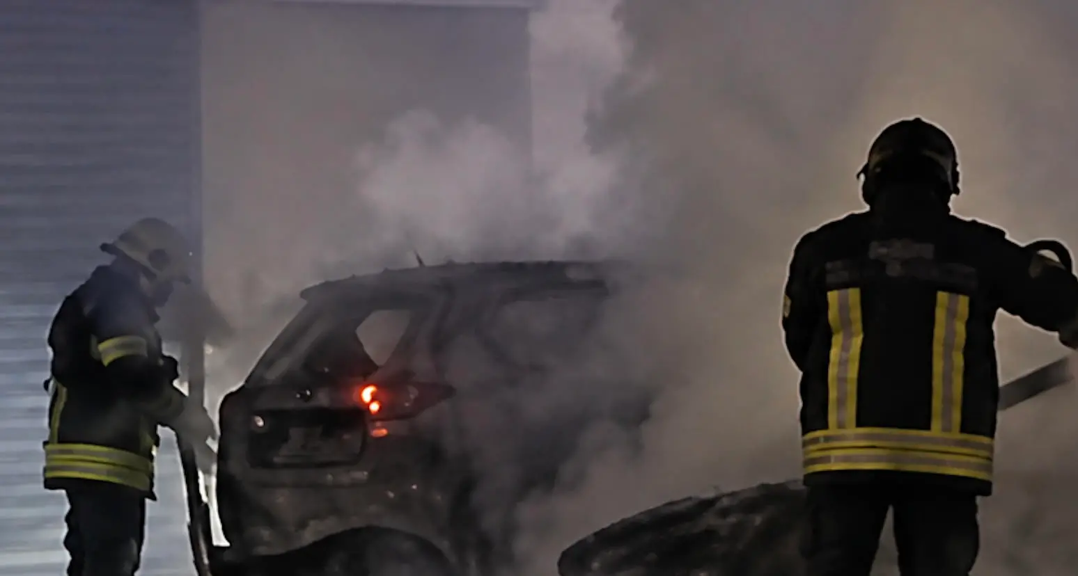 Corigliano-Rossano, incendio nella notte nell’area dello\u00A0Scalo distrugge due auto:\u00A0non si esclude la pista dolosa\n