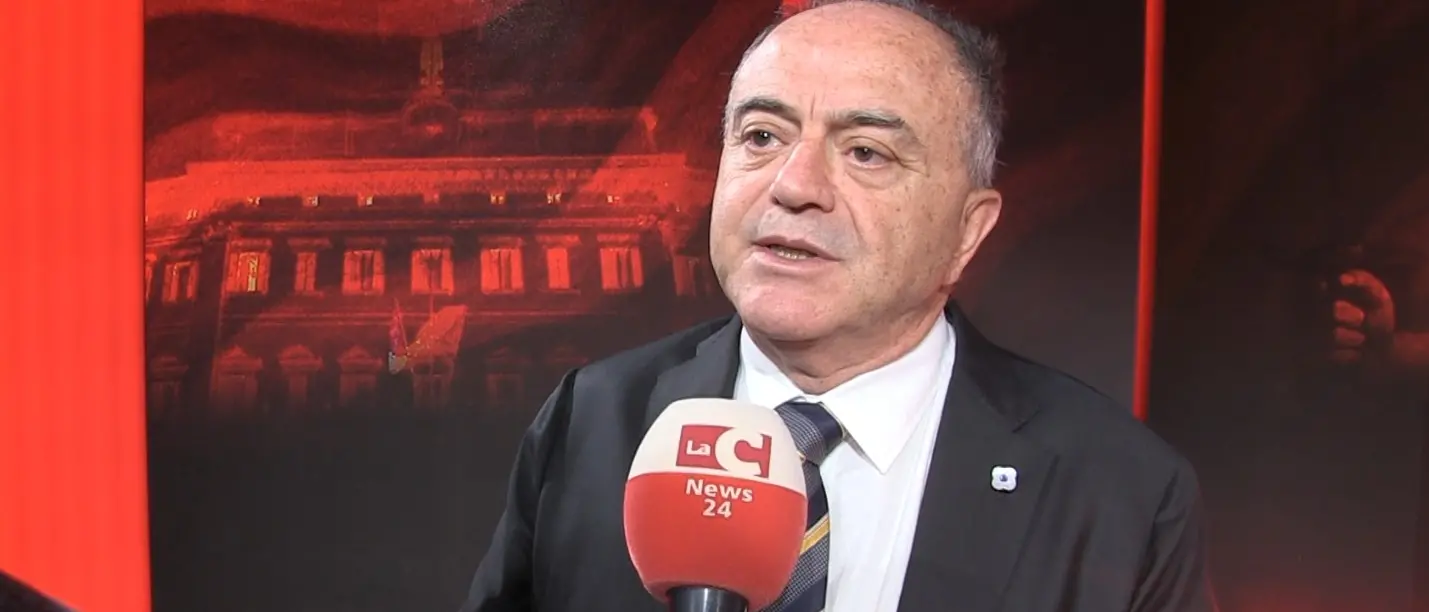 Gratteri (ri)lancia l’allarme sulla giustizia: «A Napoli 1.300 richieste di arresto ferme, alcune da due anni»\n