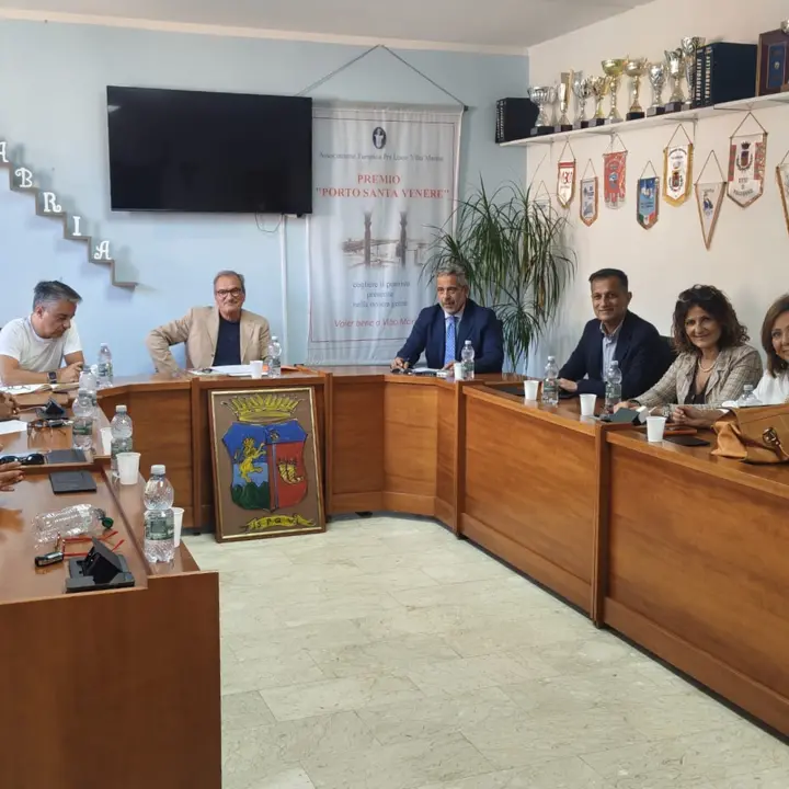 La Giunta si riunisce a Vibo Marina per mettere\u00A0il quartiere Pennello al centro dell’agenda. Romeo: «I cittadini meritano risposte, non promesse»\n