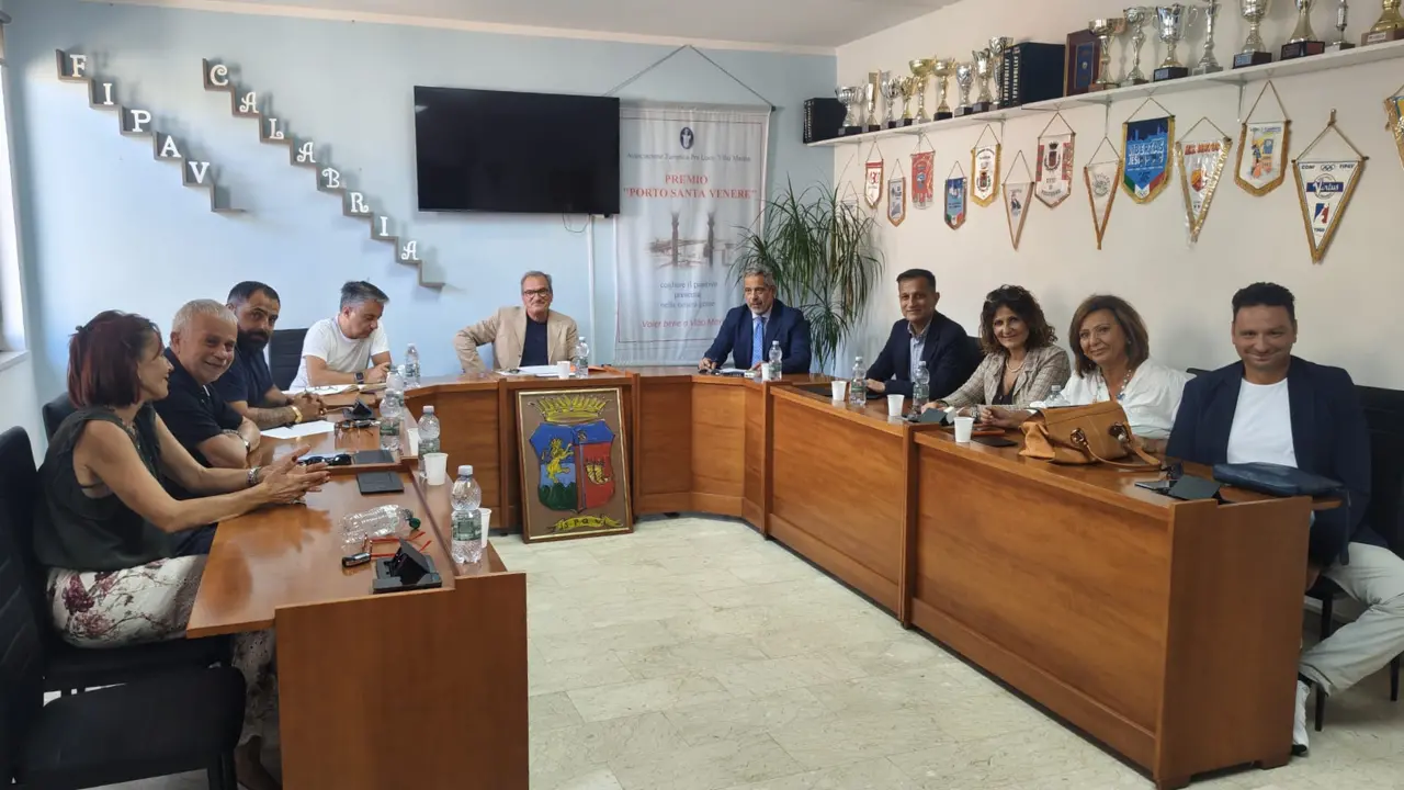 La Giunta si riunisce a Vibo Marina per mettere\u00A0il quartiere Pennello al centro dell’agenda. Romeo: «I cittadini meritano risposte, non promesse»\n
