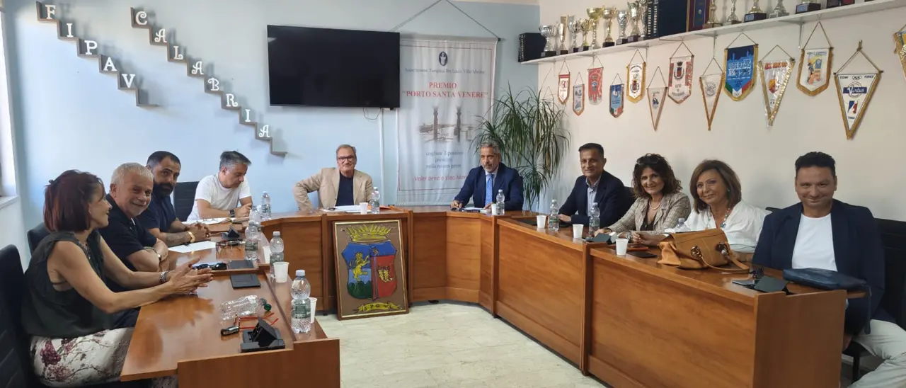 La Giunta si riunisce a Vibo Marina per mettere\u00A0il quartiere Pennello al centro dell’agenda. Romeo: «I cittadini meritano risposte, non promesse»\n