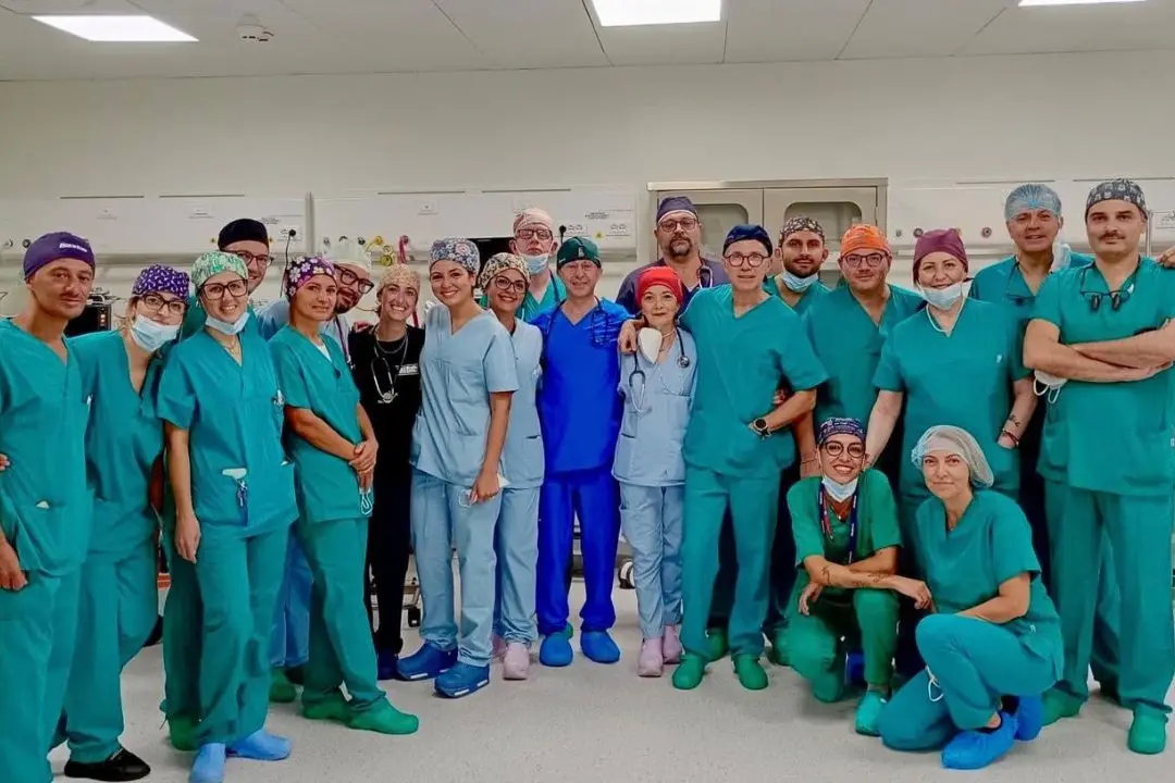 Marco Valente, il medico rock della Cardiochirurgia a Cosenza: «Momento storico, i pazienti possono curarsi in Calabria»\n