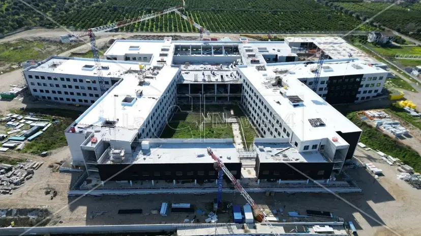 Ospedale della Sibaritide, il centrodestra: «Entro ottobre ambulatori trasferiti». Madeo (Pd) presenta un’interrogazione\n