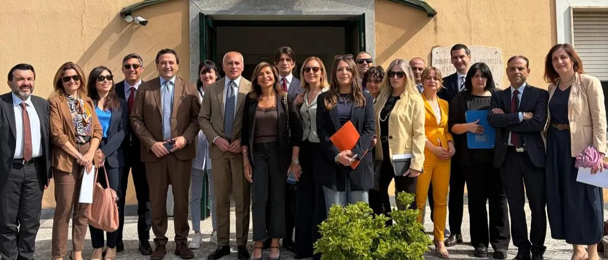 Carcere di Cosenza sovraffollato, la denuncia della Camera penale: «Diritti a rischio»\n