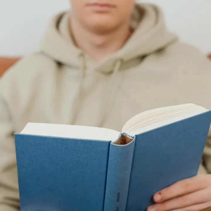 <p>Analfabetismo funzionale, l’esperto: «Il vero problema è quando diminuisce lo spazio del pensiero critico»</p>