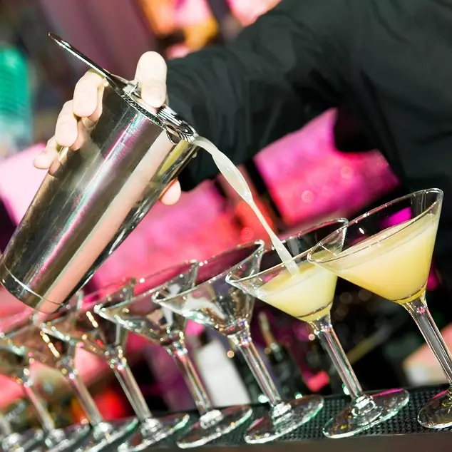 Cosenza, non somministrarono alcol a minorenni: assolti gestore e dipendente di un bar di via Alimena\n