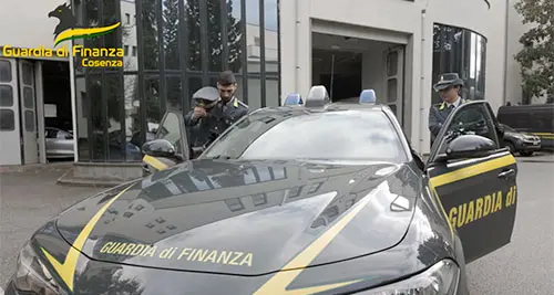 Castrovillari, prelevò 160mila euro dal conto dell’ordine dei Commercialisti per spese personali: l’ex presidente De Franco va in carcere\n