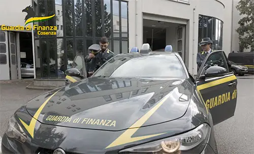 Castrovillari, prelevò 160mila euro dal conto dell’ordine dei Commercialisti per spese personali: in carcere l’ex presidente De Franco\n