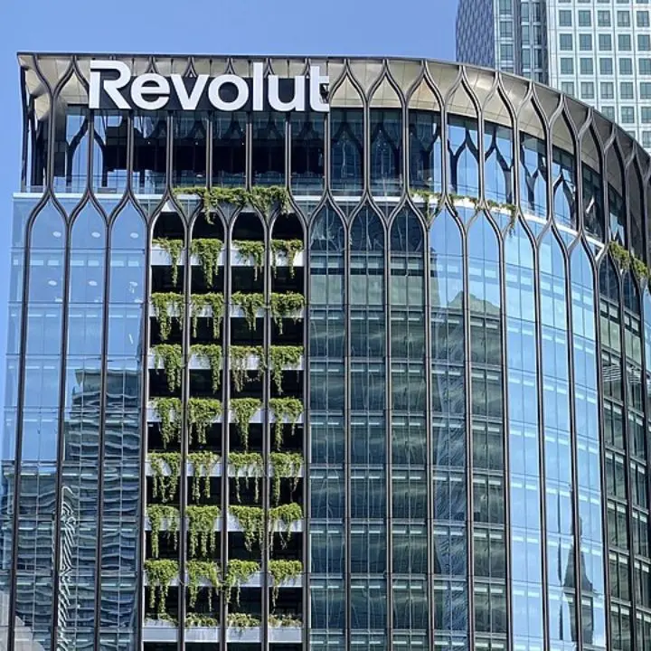 <p>Revolut, la conferma del Viminale: «Compromessa una mail della Prefettura di Reggio Calabria, coinvolti i dati di 8 italiani»</p>
