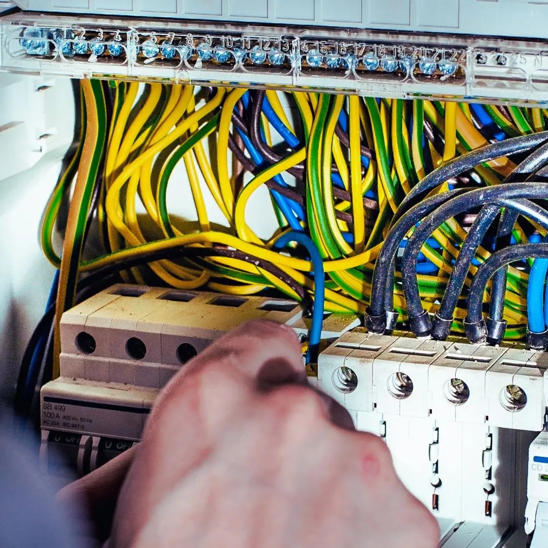 Cosenza, via alla riqualificazione dell’illuminazione pubblica: saranno sostituiti 140 quadri elettrici\n