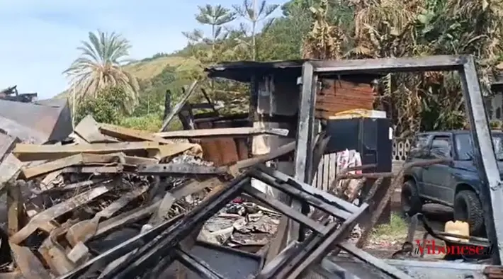 Incendio a Pizzo, distrutto il lido Acqua Azzurra