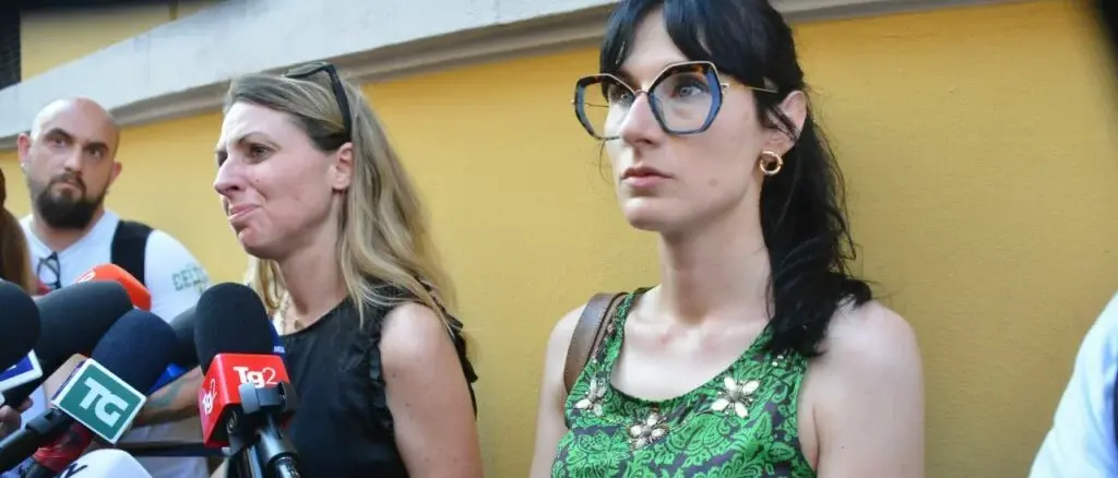 Garlasco, scontro di fuoco su Andrea Sempio: «Parlava di suicidio nei suoi diari». Angela Taccia: «Non c’è alcuna diagnosi»\n