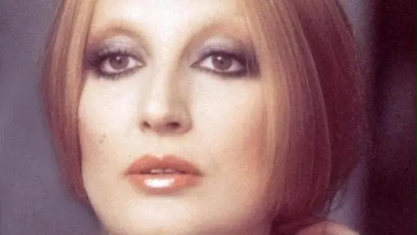 Mina canta Pino Daniele a 86 anni, la nuova “Vento di passione” sfida il tempo senza intelligenza artificiale\n