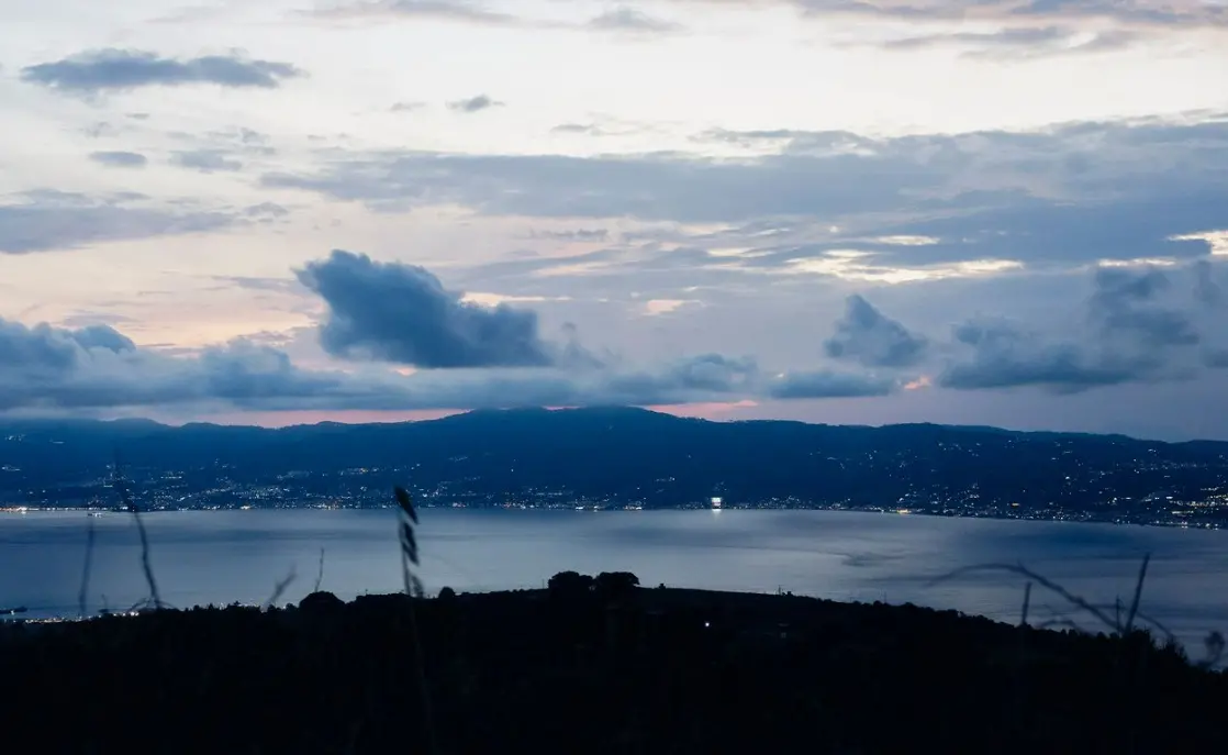 «Mutazioni», lo Stretto guarda al futuro: al via la terza Biennale tra Reggio e Messina\n