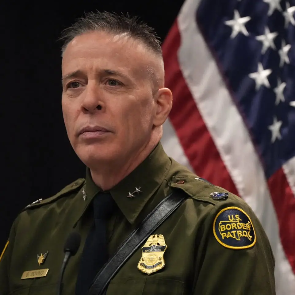 <p><span style=\"color:hsl(0, 75%, 60%);\">Un “calabrese” per la Casa Bianca</span>: il ritorno di Greg Bovino, il duro della Border Patrol con radici ad Aprigliano</p>