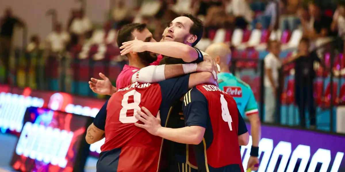 Pirossigeno Cosenza, debutto da lupi in Serie A2 Élite: rimonta e 6-2 al Real Fabrica\n
