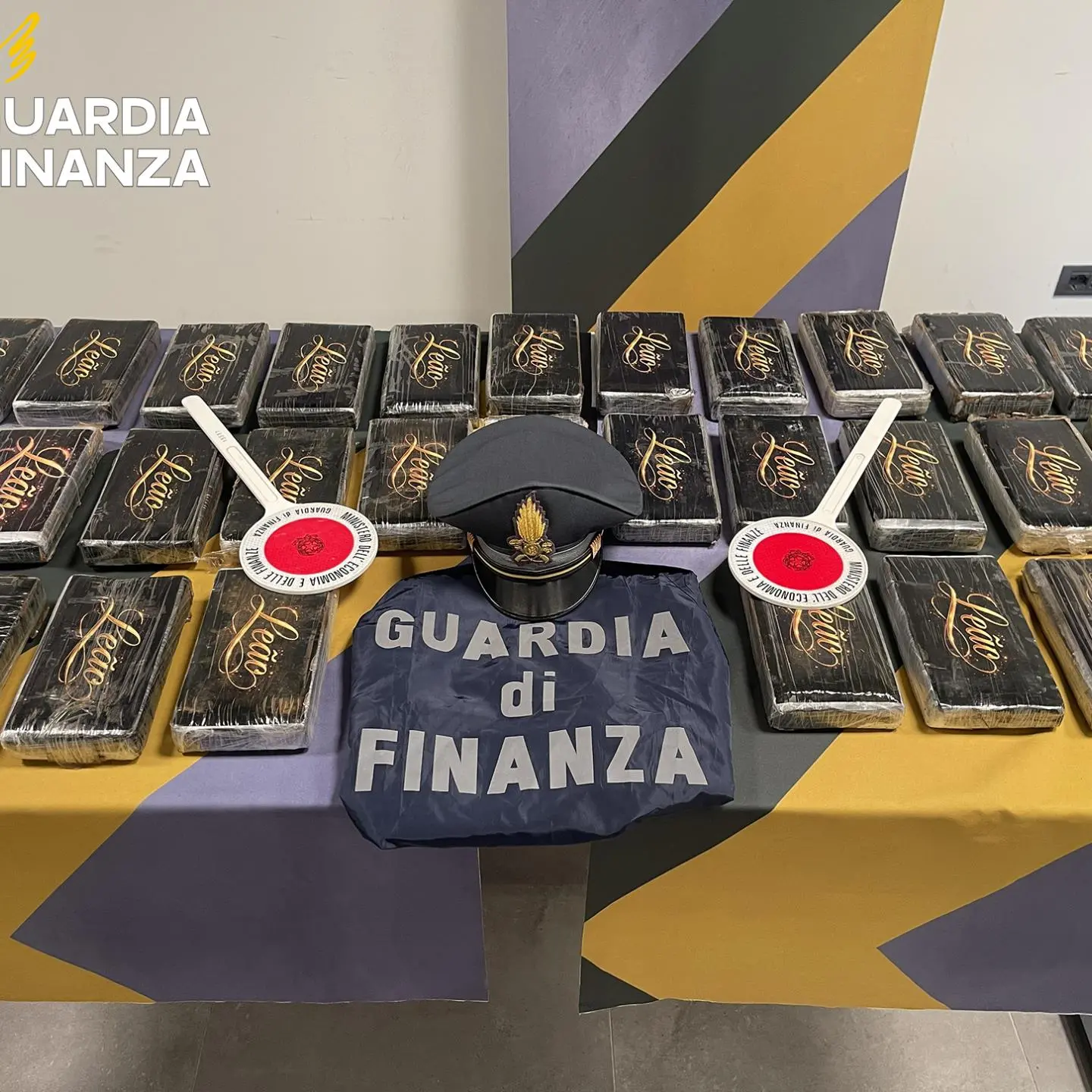 Bologna, quasi 33 chili di cocaina nascosti nel camion diretto verso il Sud\n